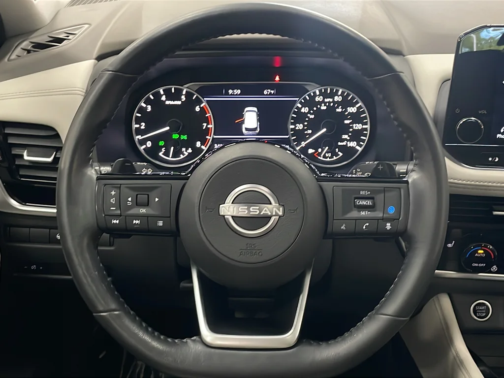 Used 2022 White Nissan SL image 38