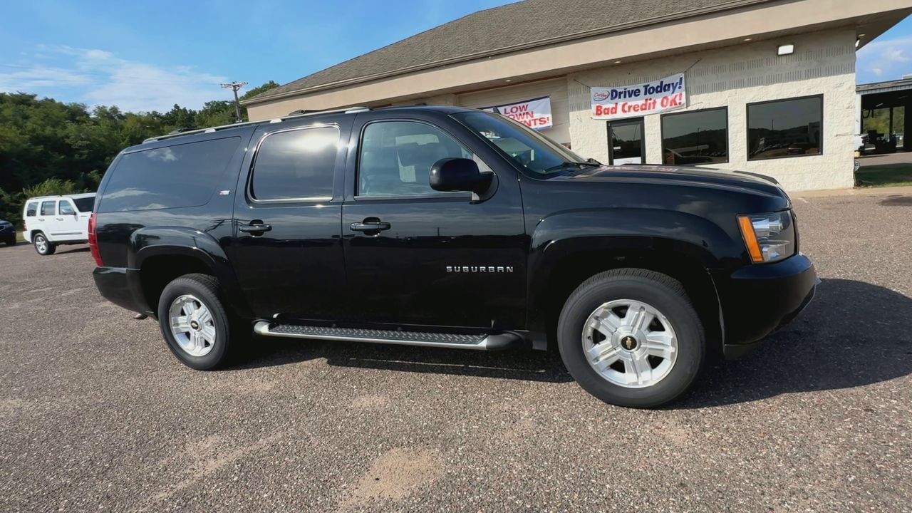 2013 Chevrolet Suburban LTZ 1500 photo 2