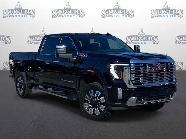 2026 GMC Sierra 4WD Crew Cab Standard Box Denali's photo