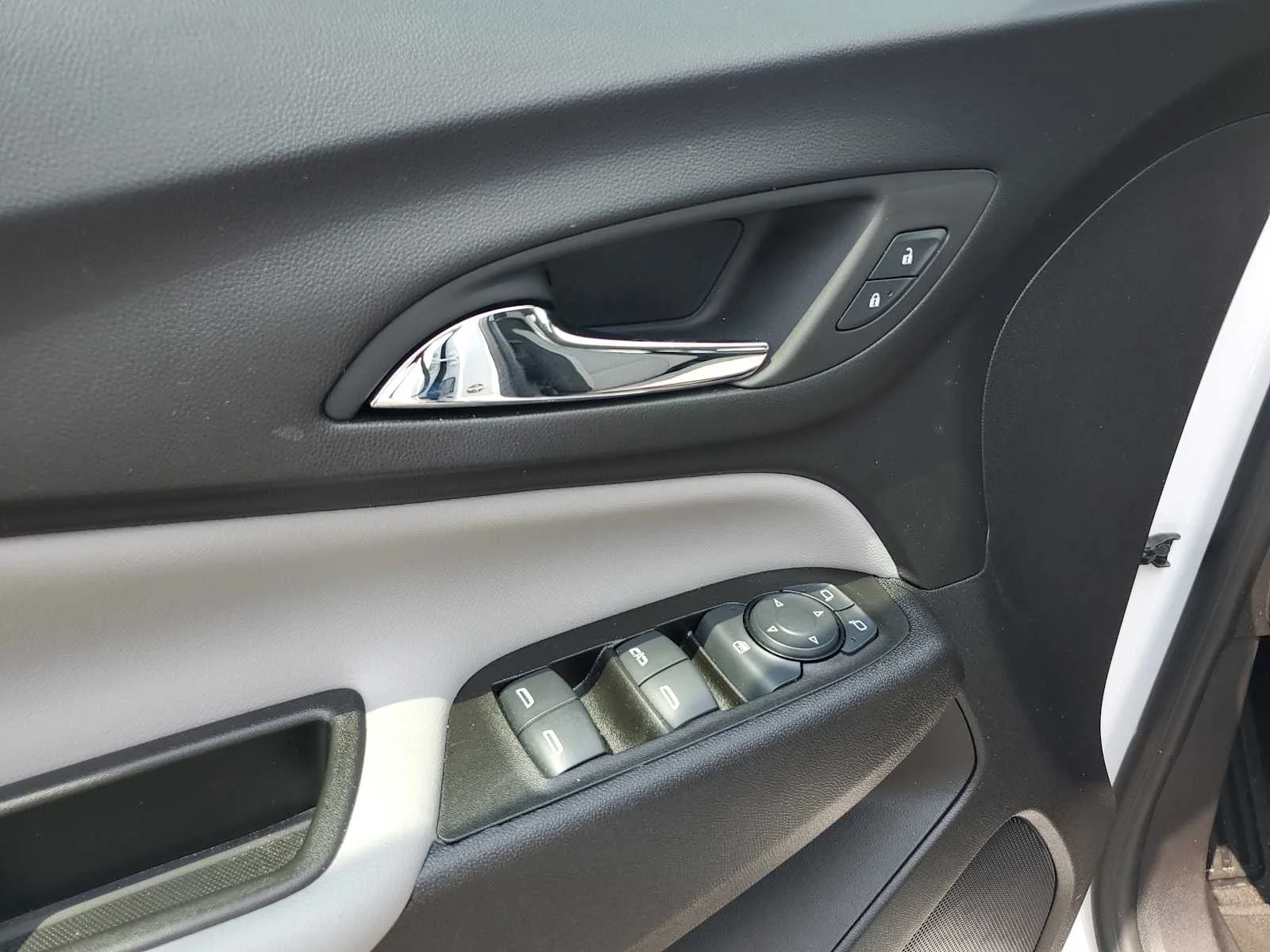 Used 2024 Summit White Chevrolet LS image 23
