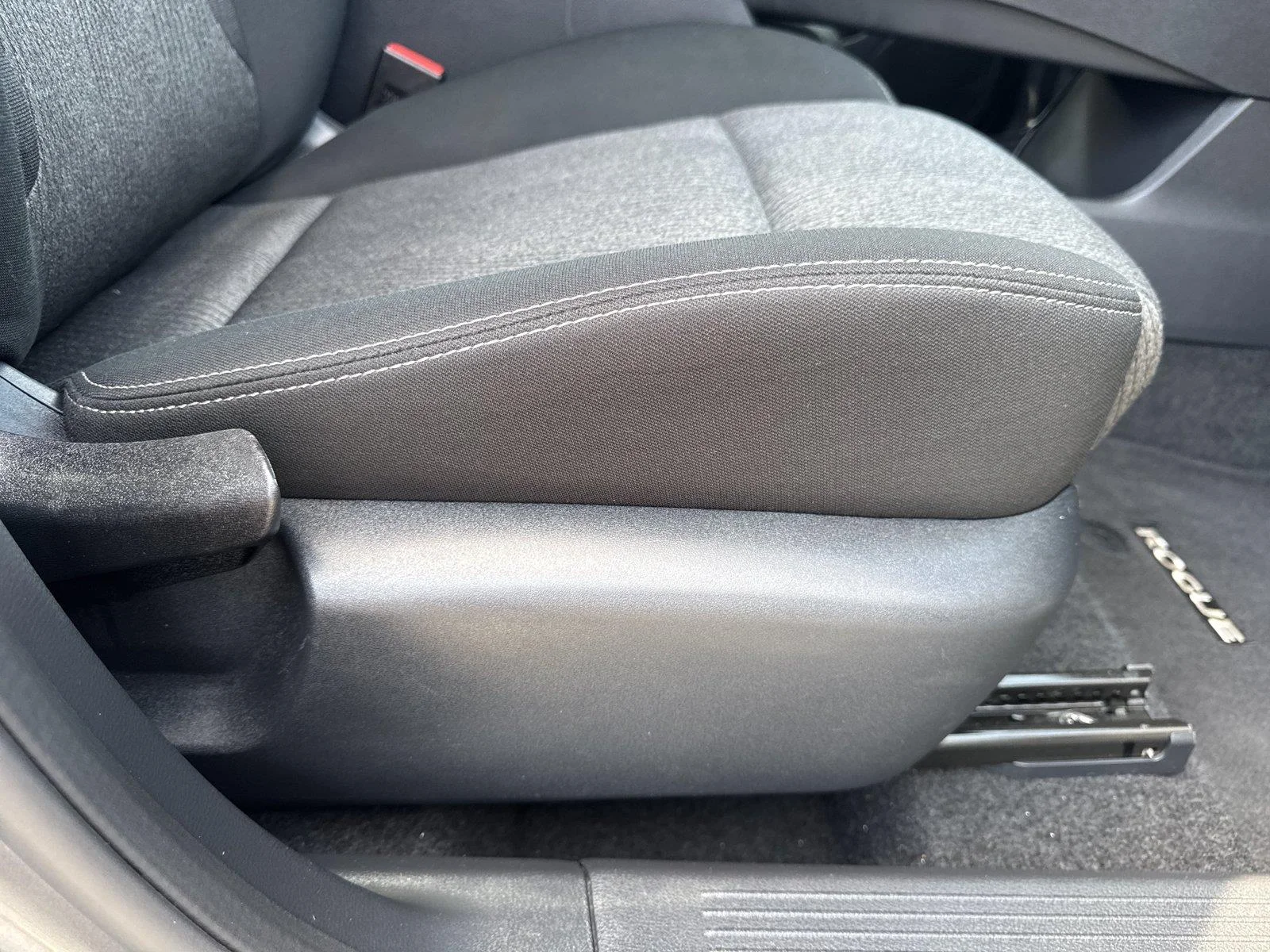 Used 2025 Gun Metallic Nissan SV image 36