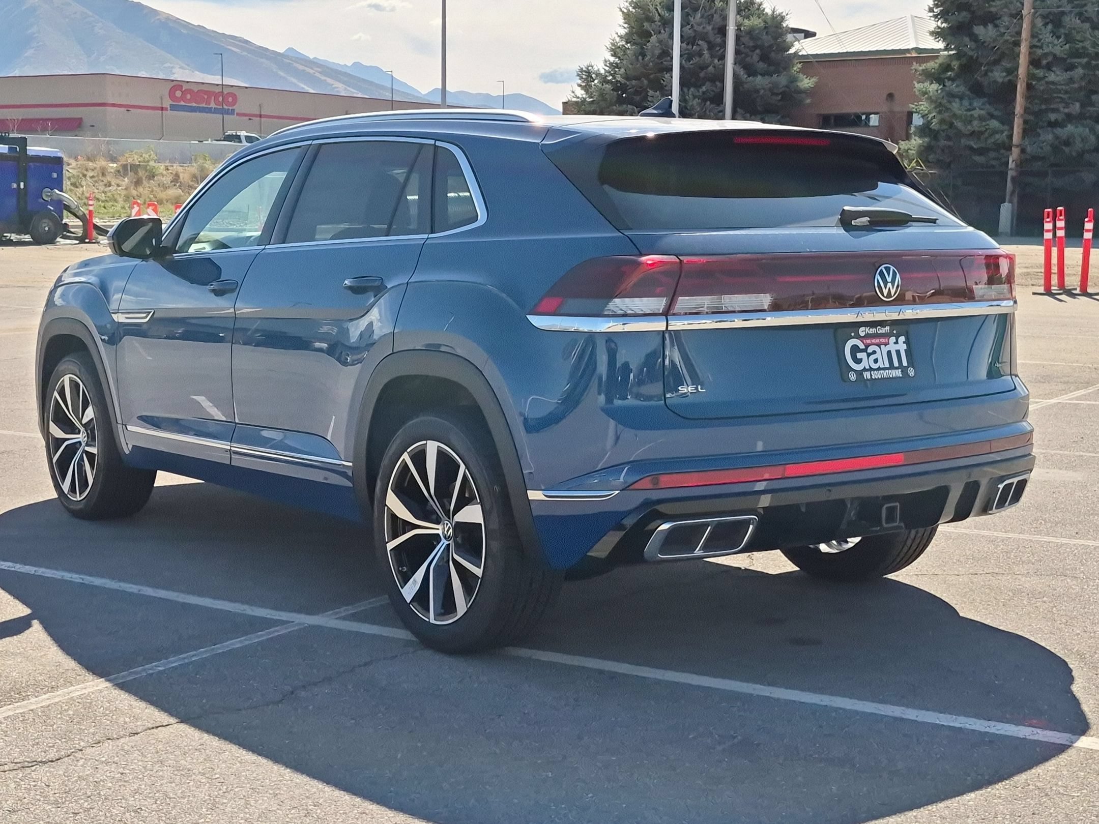 New 2026 Mountain Lake Blue Metallic Volkswagen 2.0T SEL Premium R-Line image 5