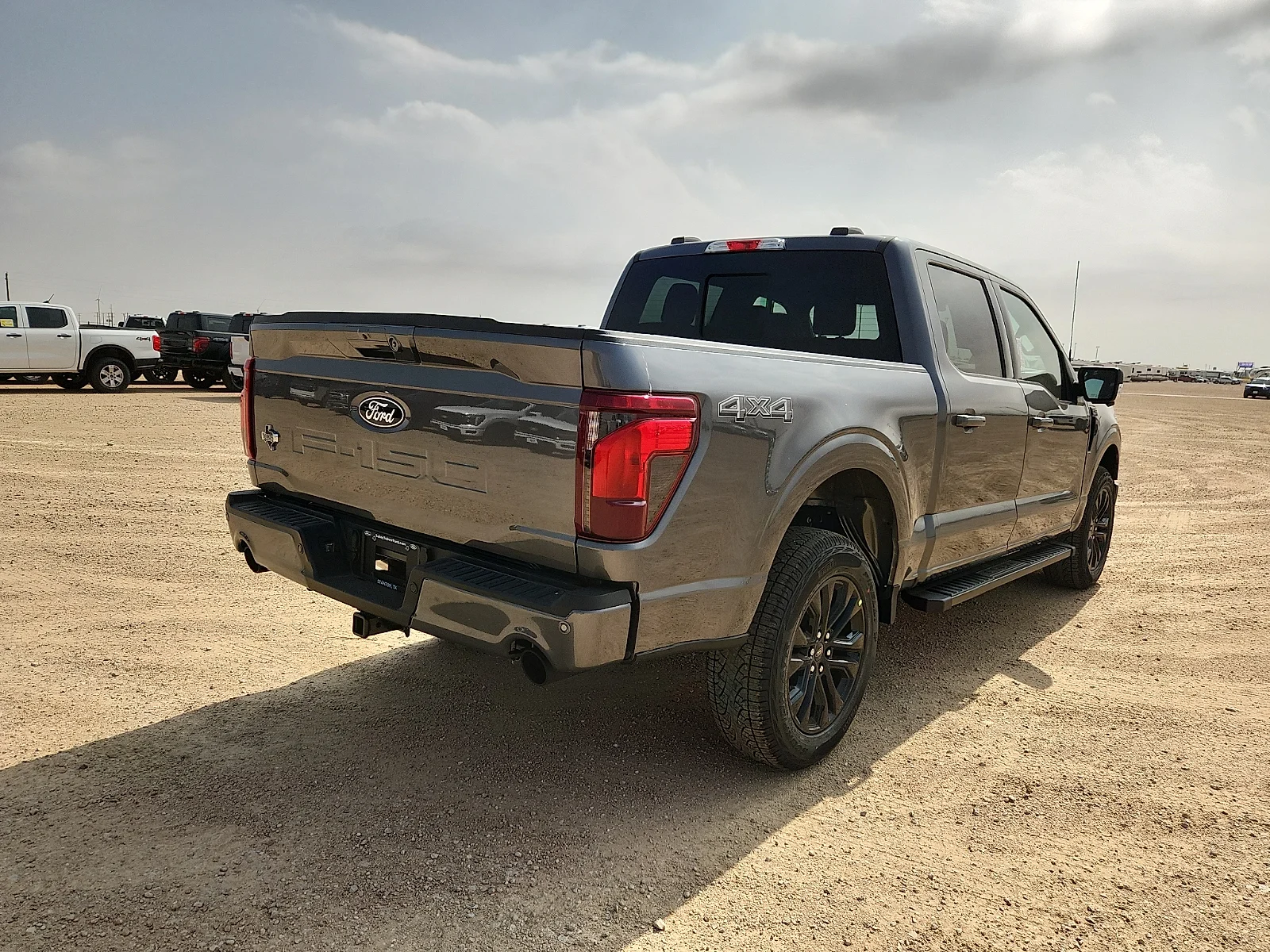 New 2026 Carbonized Gray Metallic Ford XLT image 7