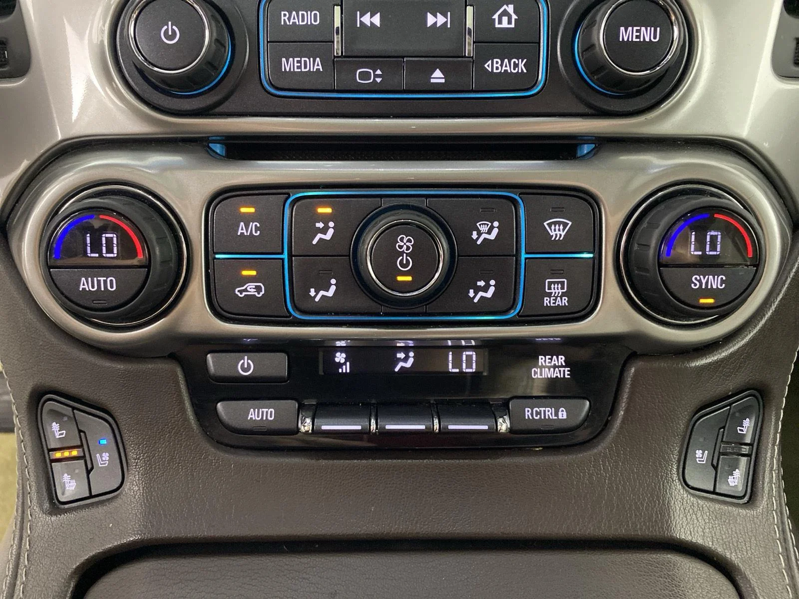 Used 2018 Summit White Chevrolet Premier image 22