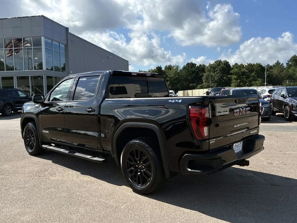 Used 2022 Onyx Black GMC Elevation image 5