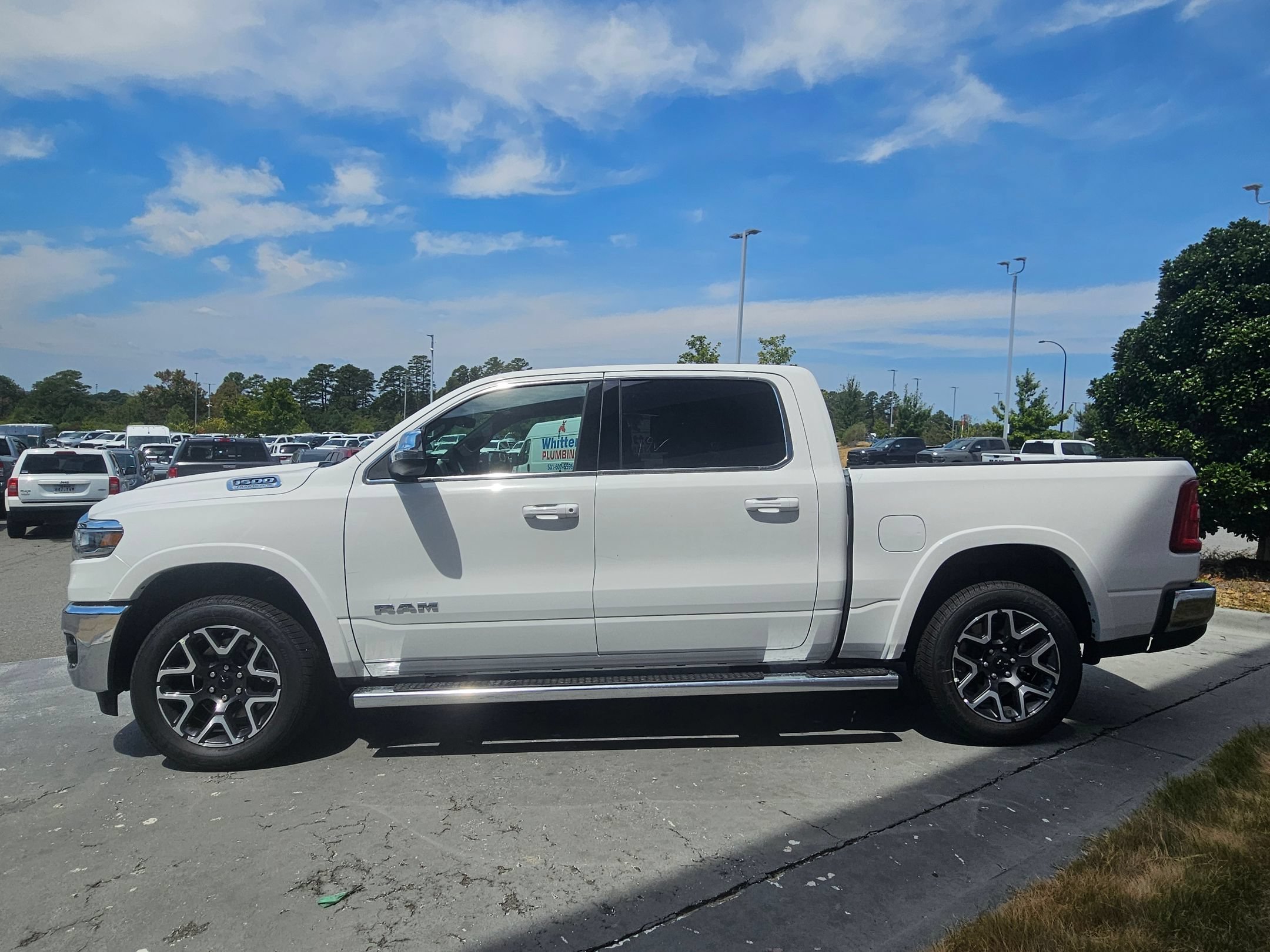 New 2026 Bright White Clear-Coat Exterior Paint RAM Laramie image 4