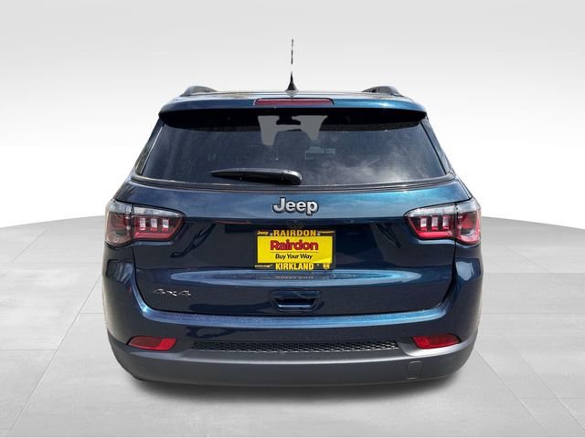 New 2026 Fathom Blue Pearl-Coat Exterior Paint Jeep Latitude image 6