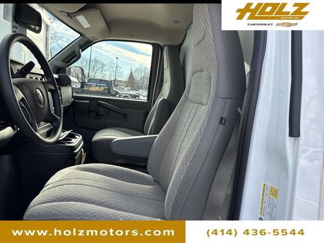 Used 2025 Summit White GMC Work Van image 9