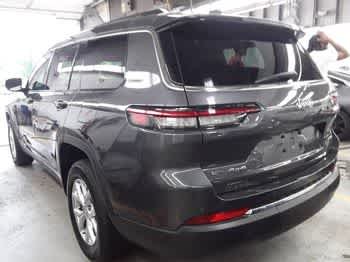 Used 2022 Baltic Gray Metallic Clearcoat Jeep Limited image 4