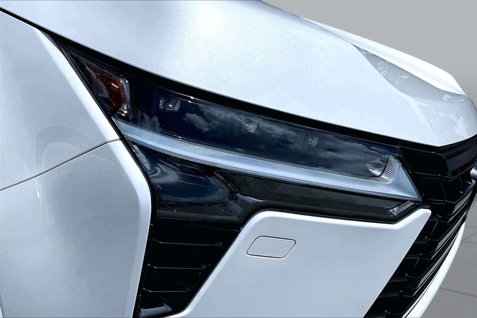 Used 2024 Eminent White Pearl Lexus Luxury+ image 27