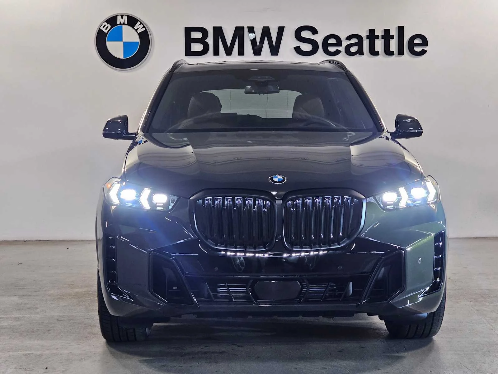 New 2026 Dravit Grey Metallic BMW xDrive40i image 6
