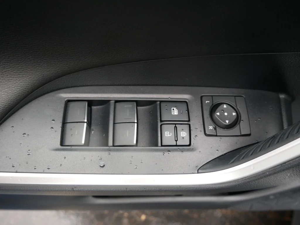 2023 Toyota RAV4 XSE - Photo 17