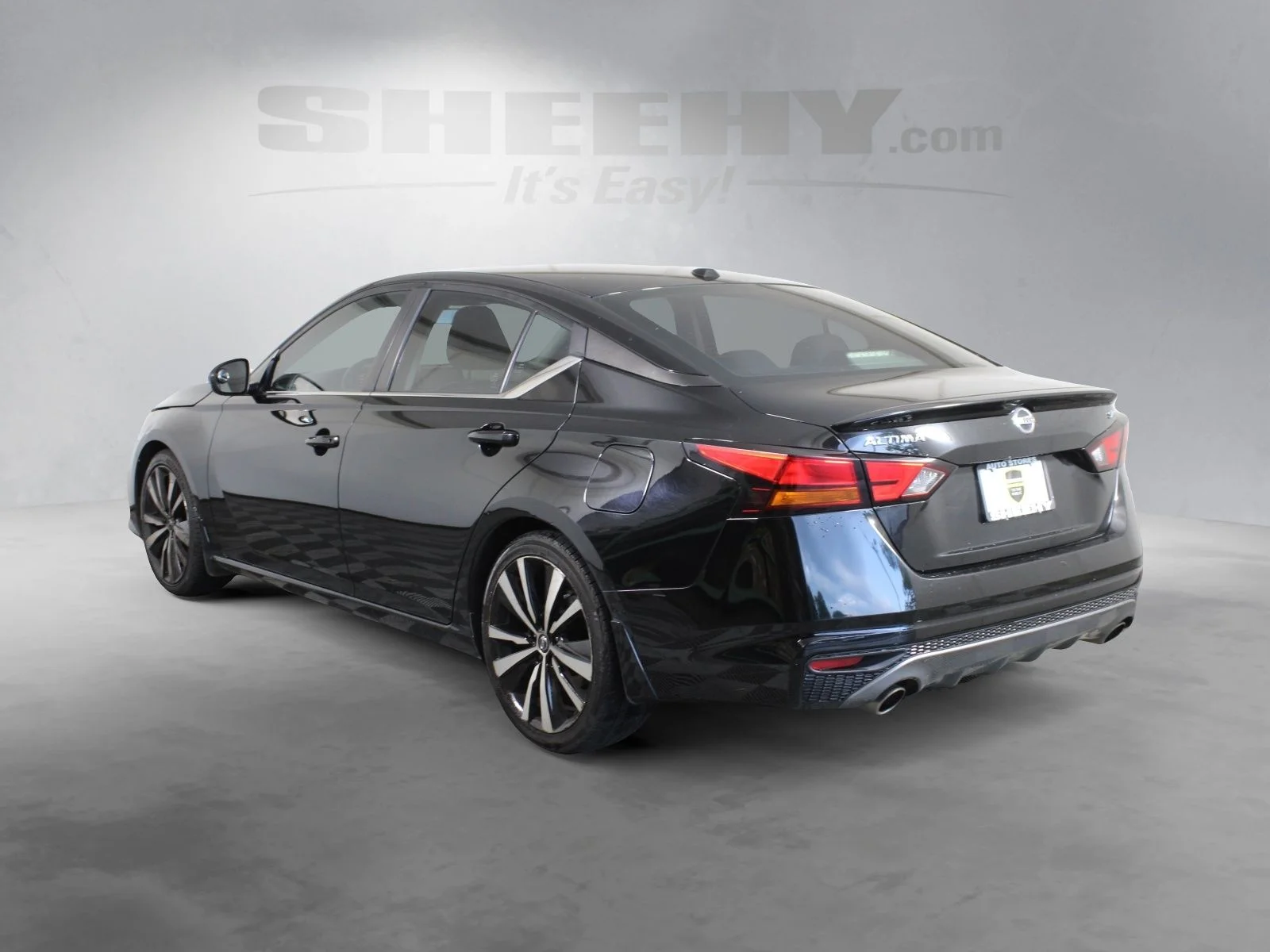 Used 2019 Black Nissan 2.5 SR image 7