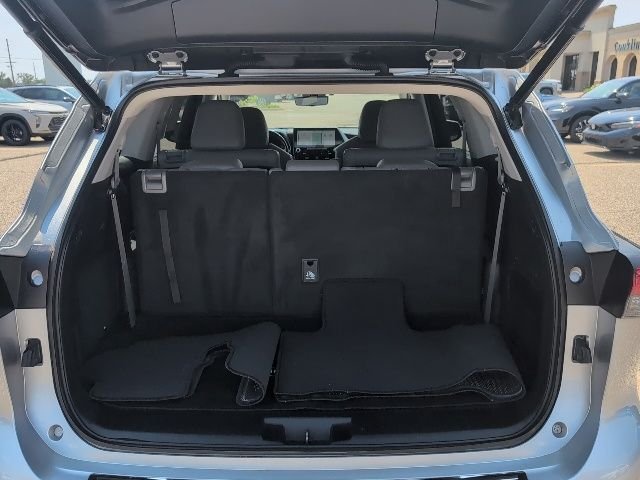 Used 2020 Silver Toyota Platinum image 21