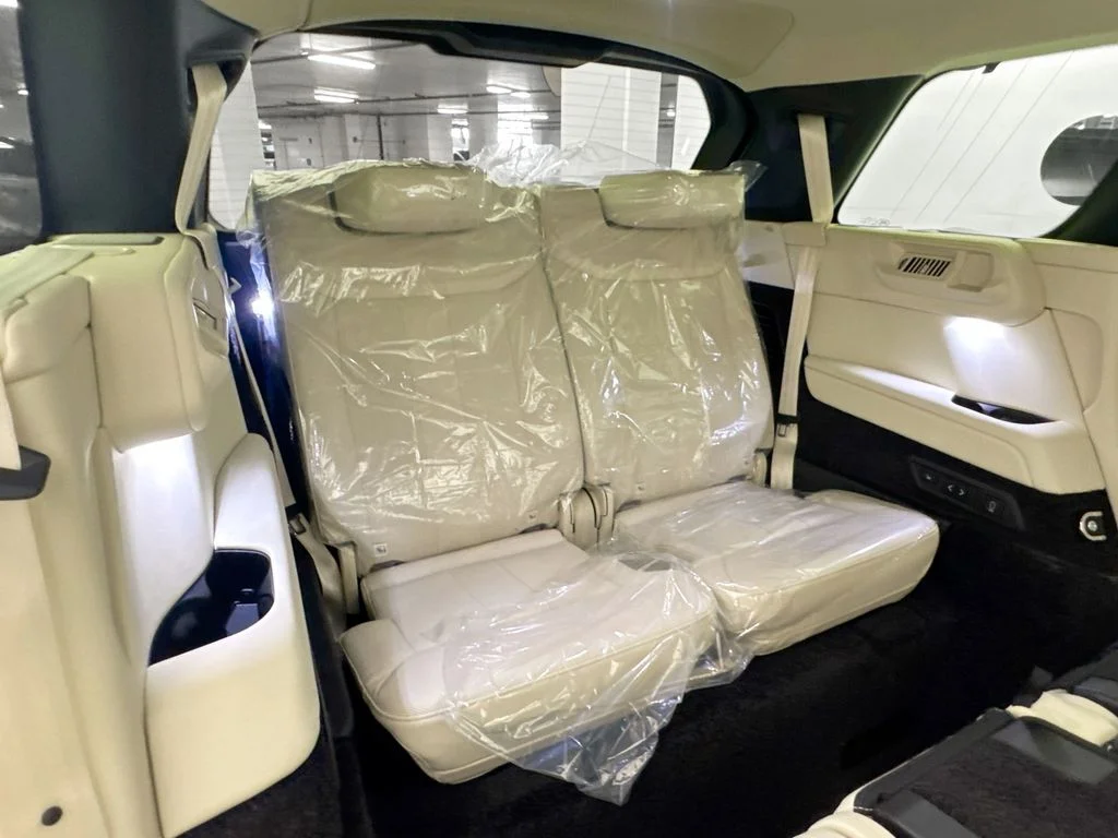 New 2026 Varesine Blue Land Rover SE image 28