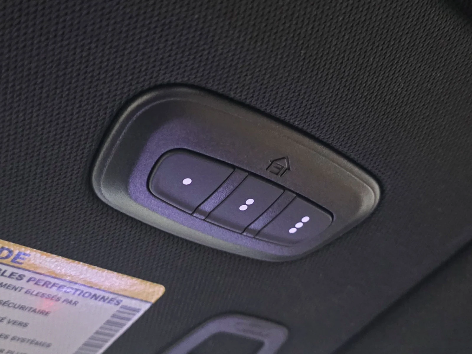 Used 2024 Rocky Mountain Pearlcoat Jeep 4xe image 31