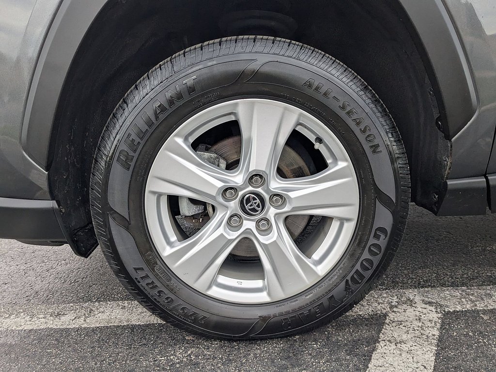 Used 2021 Midnight Black Metallic Toyota XLE image 9