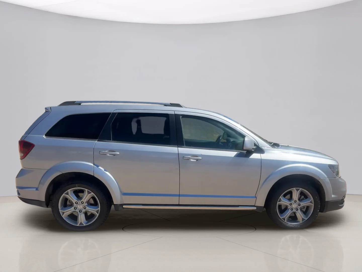 Used 2017 Silver Dodge CROSSROAD image 4