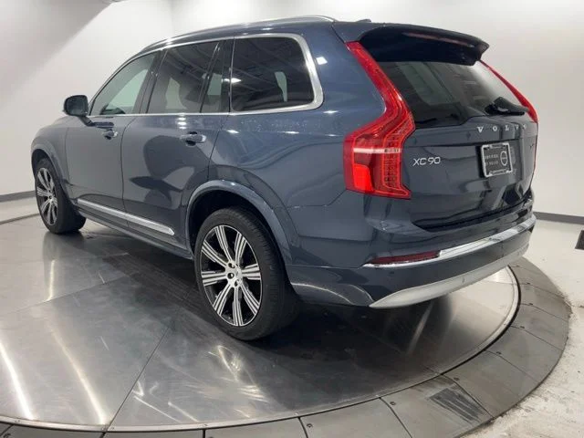 Certified Used 2022 Denim Blue Metallic Volvo T6 Inscription image 3