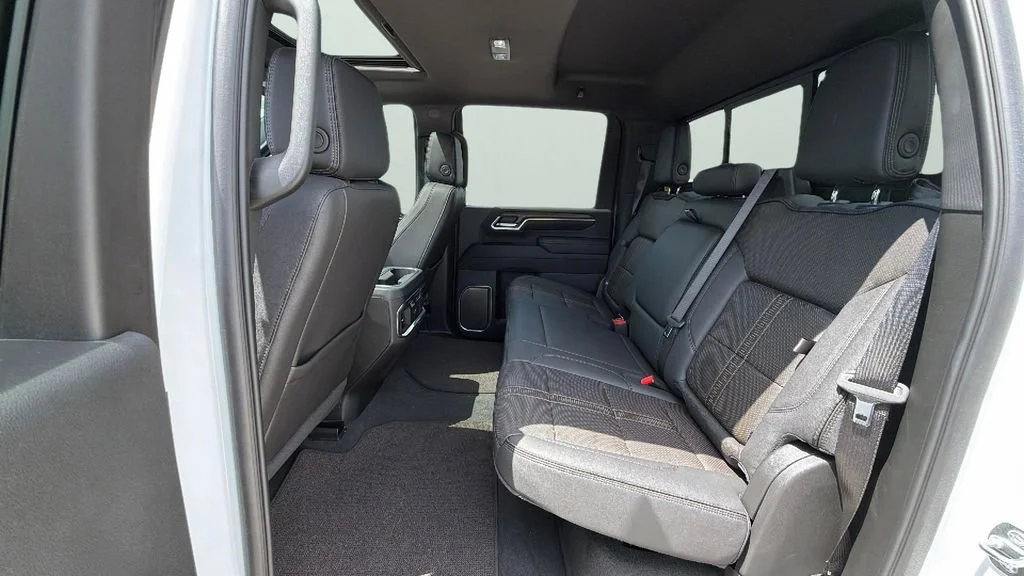 Used 2024 Summit White Chevrolet High Country image 27