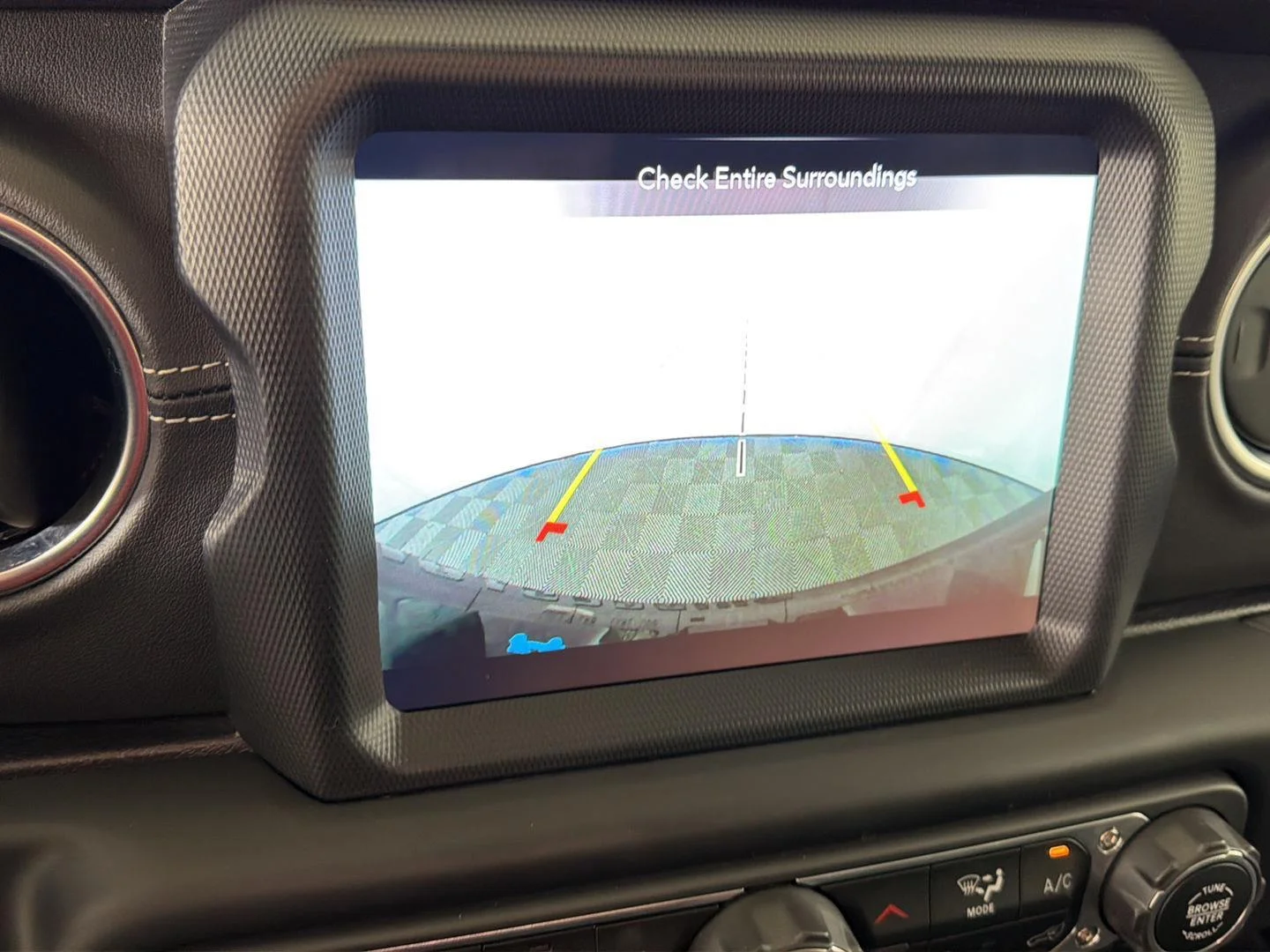 Used 2022 High Velocity Clearcoat Jeep Unlimited Sahara image 12
