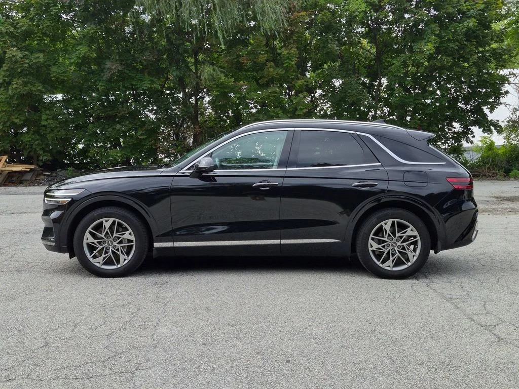 Used 2024 Black Genesis 2.5T image 9