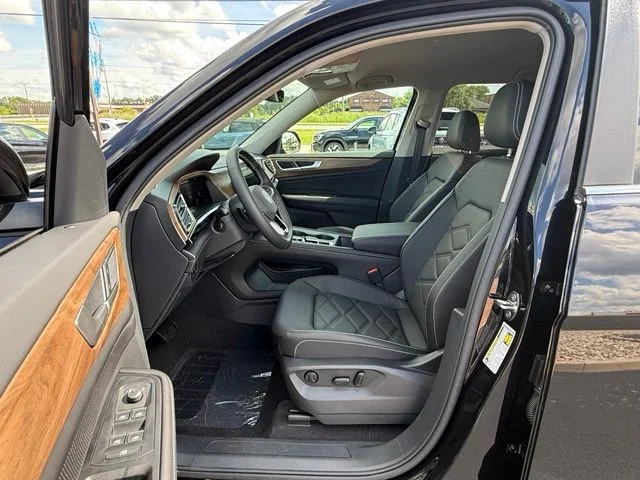 New 2026 Black Volkswagen 2.0T SE image 9