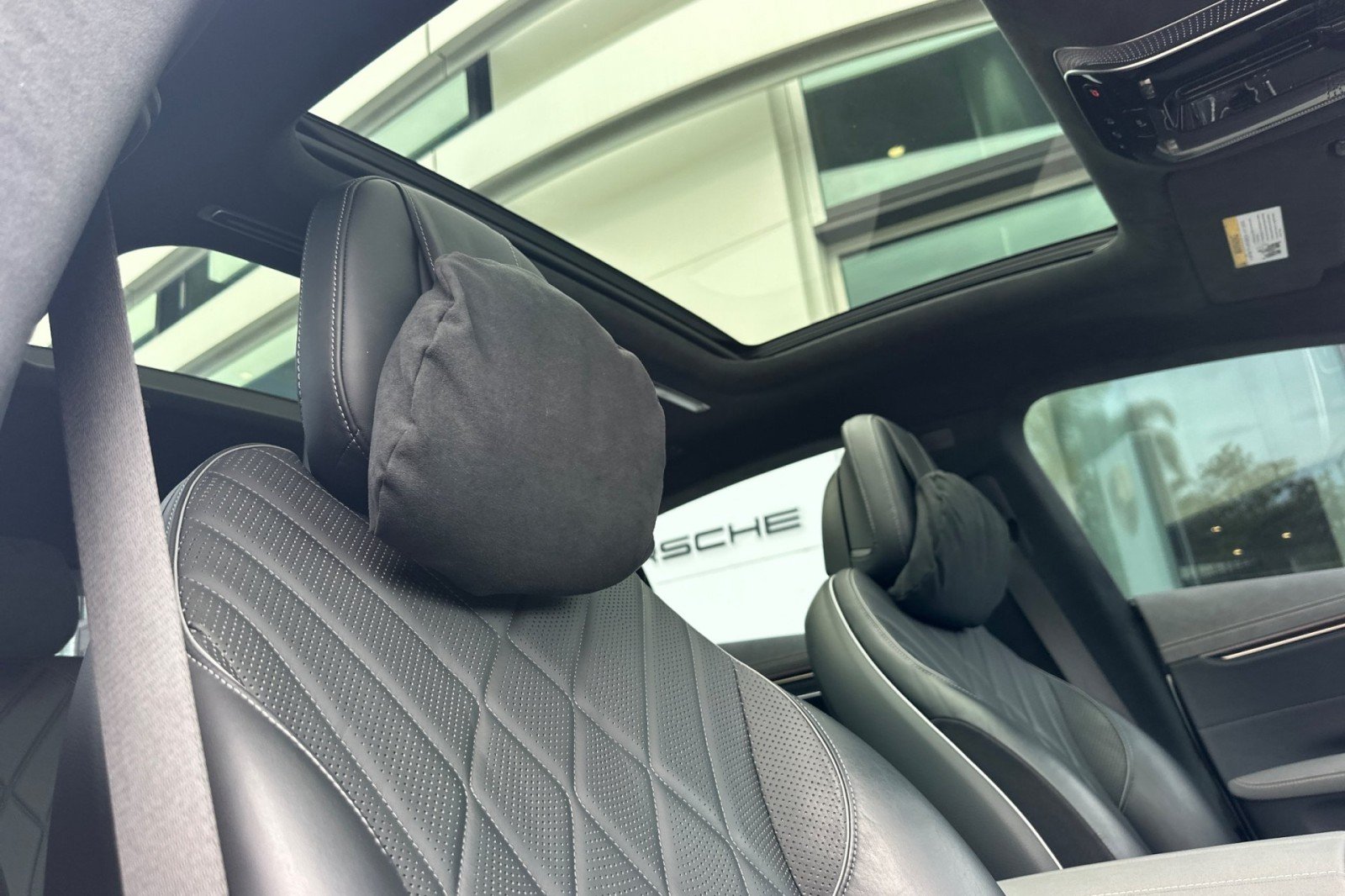 Used 2022 SELENITE GREY MAGNO Mercedes-Benz EQS 580 image 17