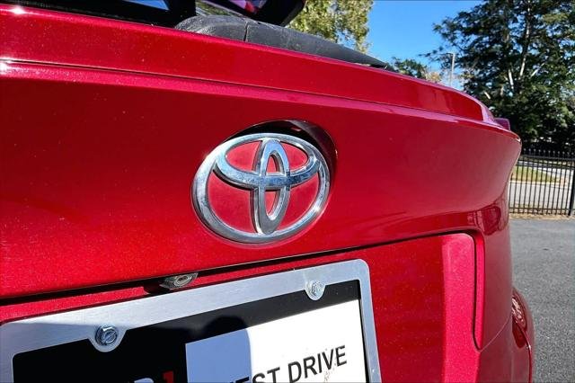 Certified Used 2018 RUBY FLARE PEARL Toyota  image 31
