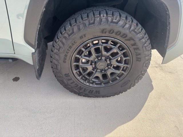 Used 2025 Black GMC Elevation image 15