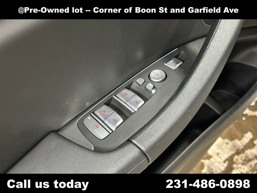Used 2021 Silver BMW xDrive30i image 16