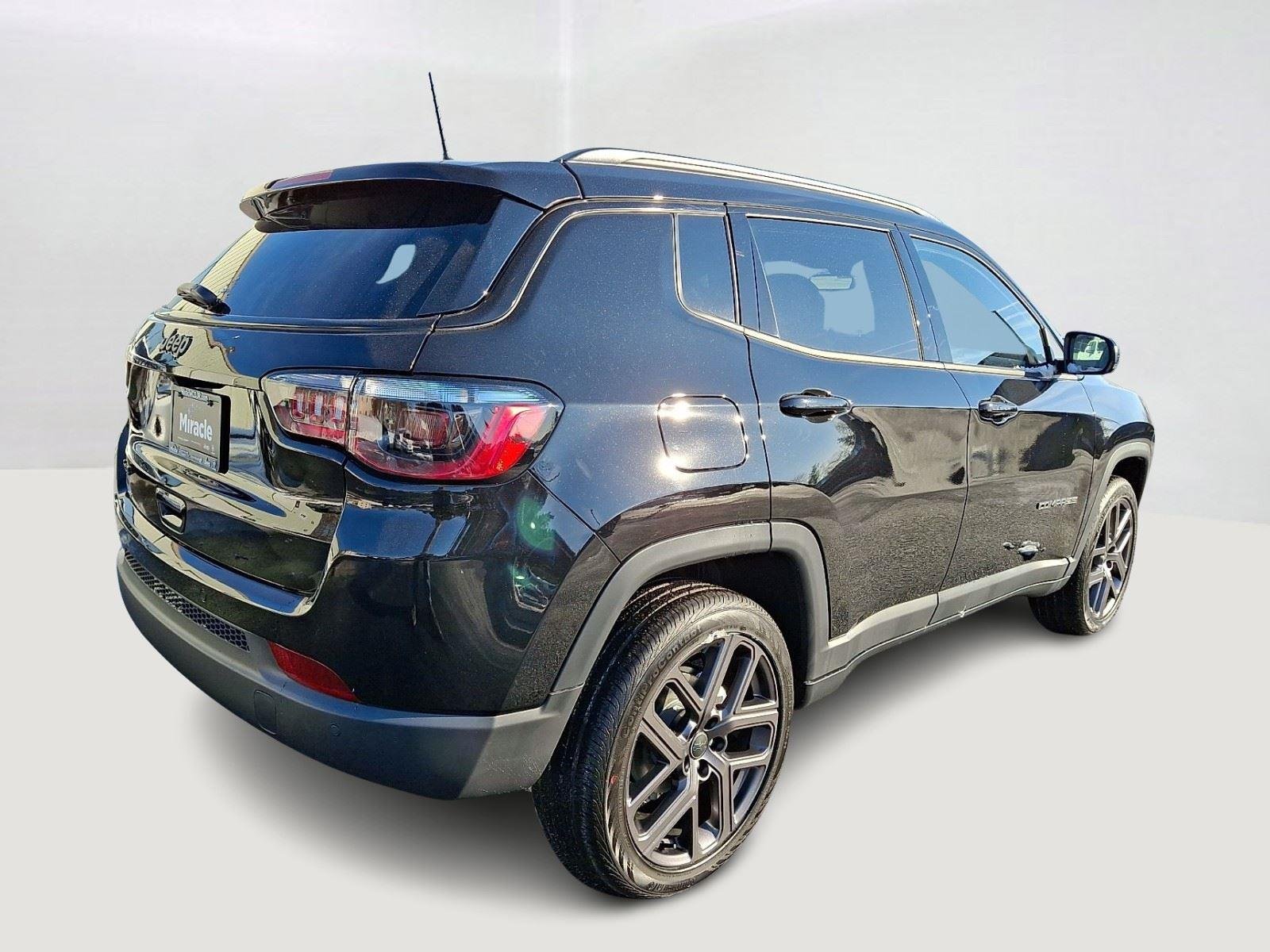 New 2026 Diamond Black Crystal Pearlcoat Jeep Limited Altitude image 5