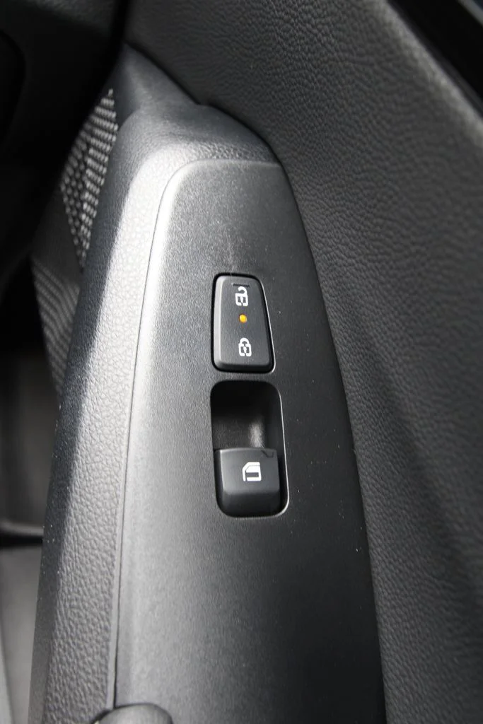 New 2026 Pluton Blue / Black Roof Kia S image 24
