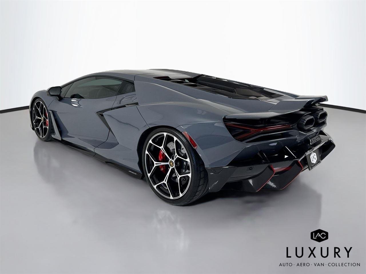Used 2025 Grigio Telesto Metallic Lamborghini  image 8
