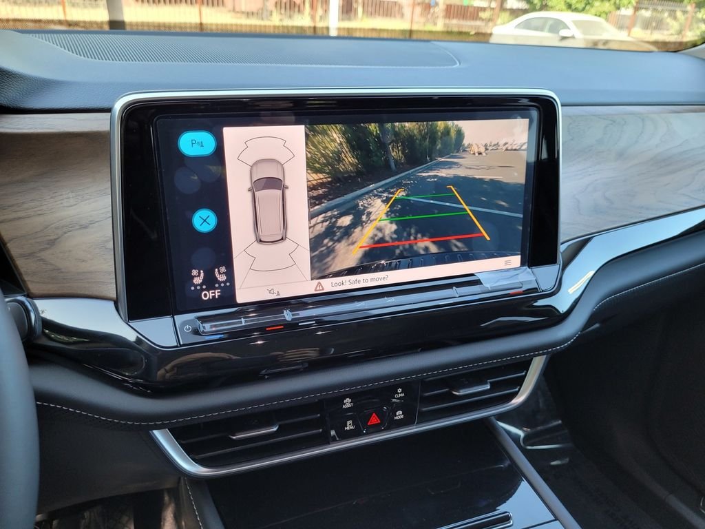 2025 Volkswagen Atlas SE w/Tech - Photo 18
