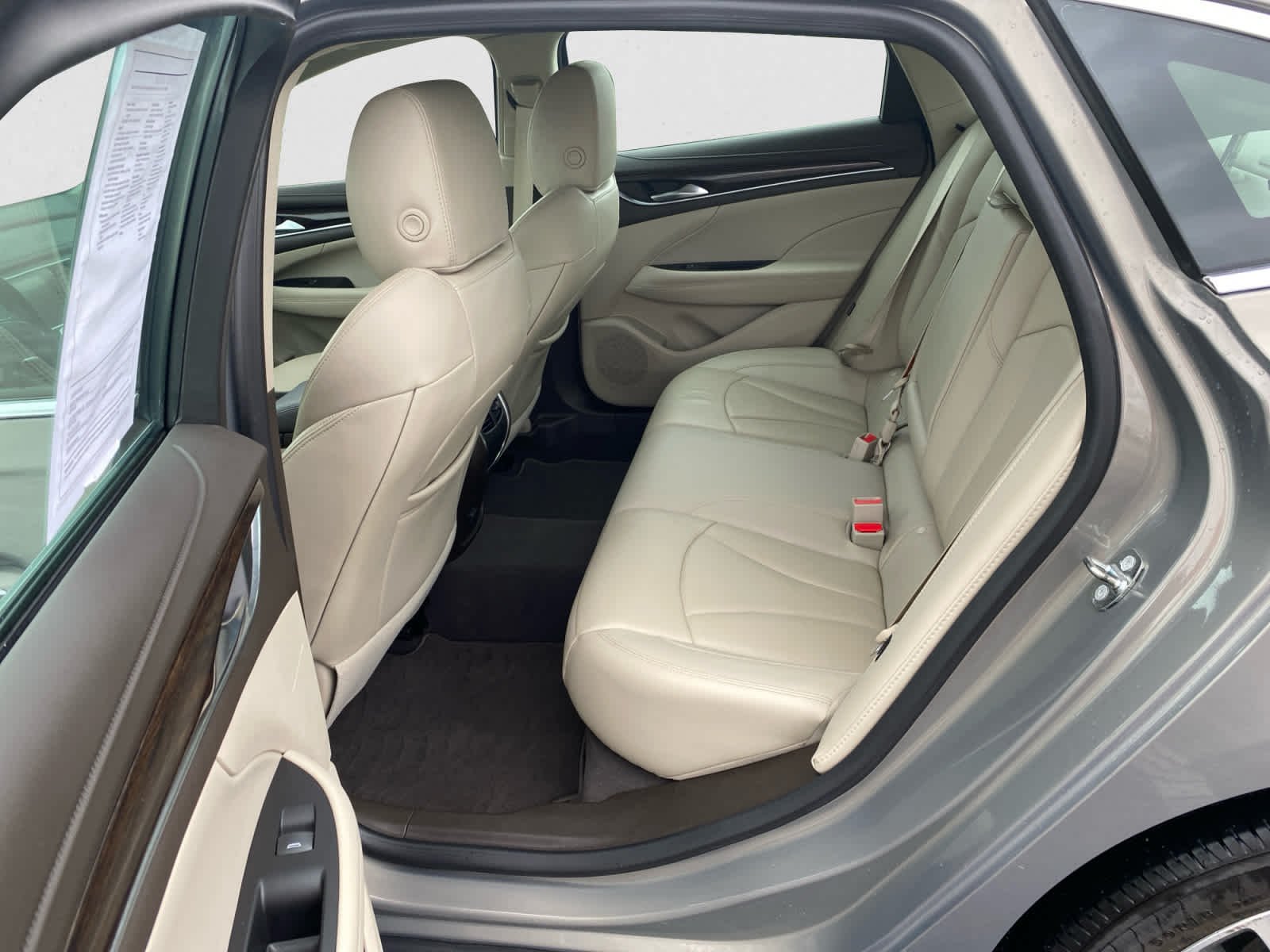Used 2017 Pepperdust Metallic Buick Essence image 20