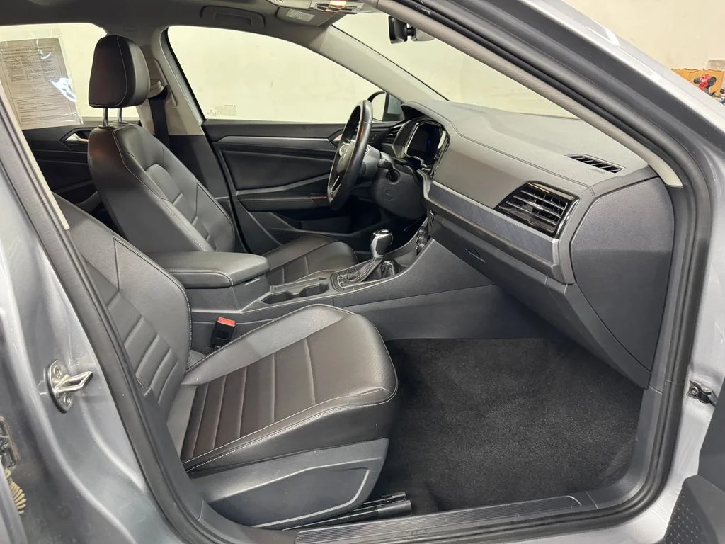Used 2024 Silver Volkswagen 1.5T SE image 23