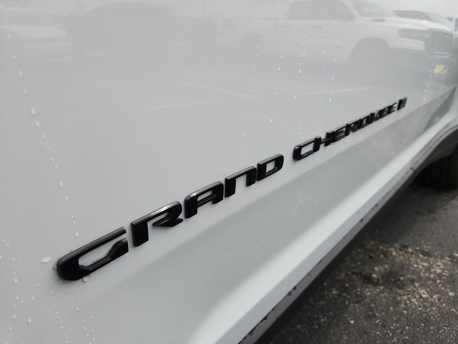 New 2026 Bright White Clear-Coat Exterior Paint Jeep Limited image 11