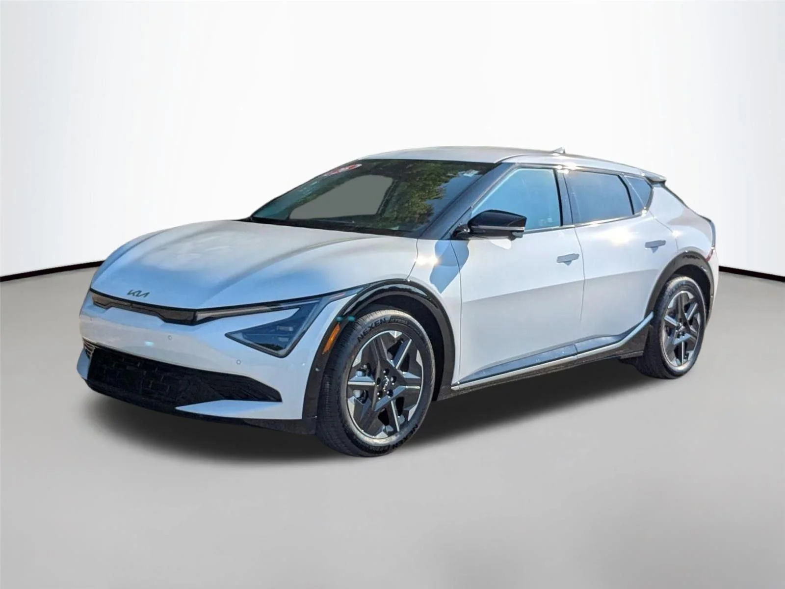 2025 Kia EV6 Wind's photo