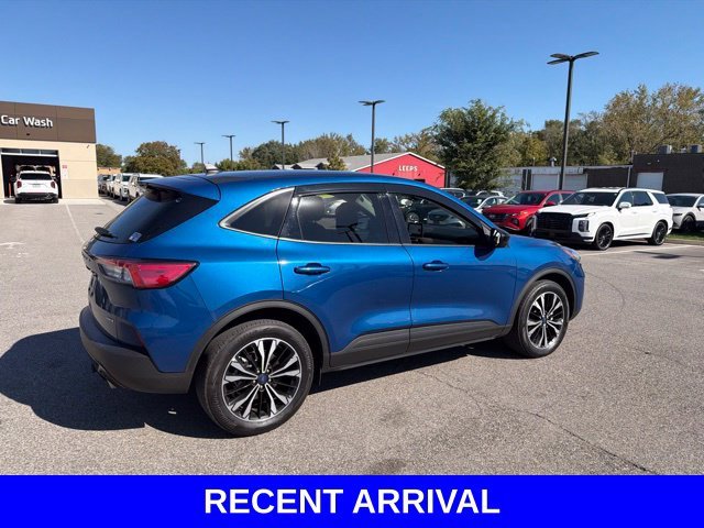 Used 2022 Blue Ford SE image 27