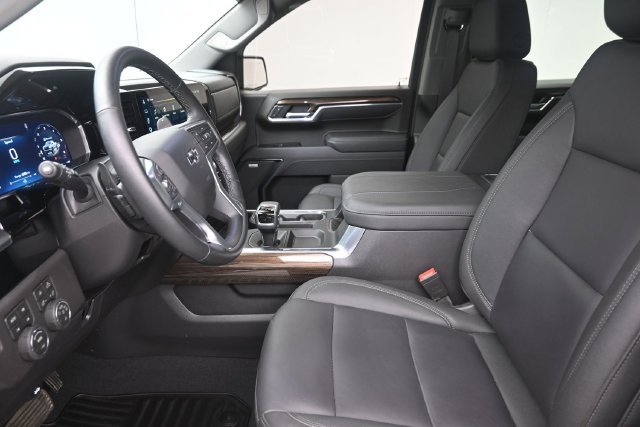 Used 2026 White Chevrolet LT Trail Boss image 15