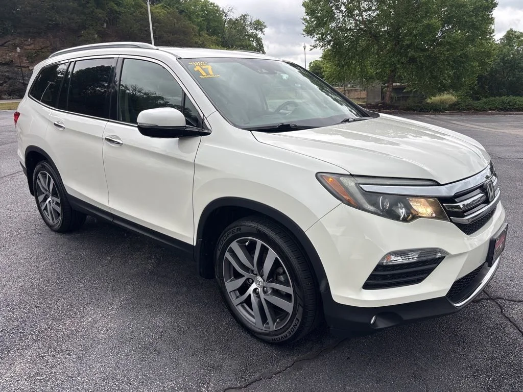 Used 2017 White Diamond Pearl Honda Elite image 8