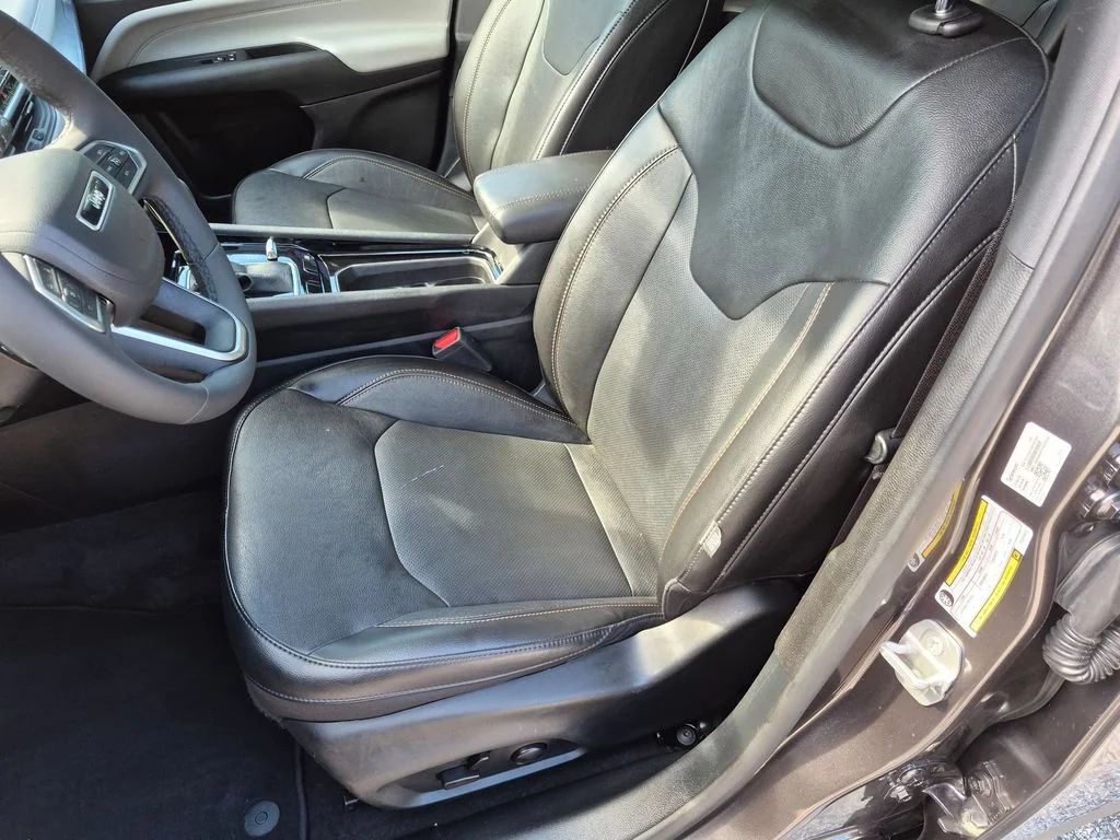 Used 2023 Gray Jeep Limited image 20