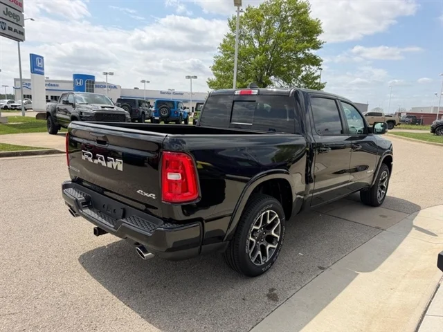 New 2026 Diamond Black Crystal Pearl-Coat Exterior Paint RAM Laramie image 4