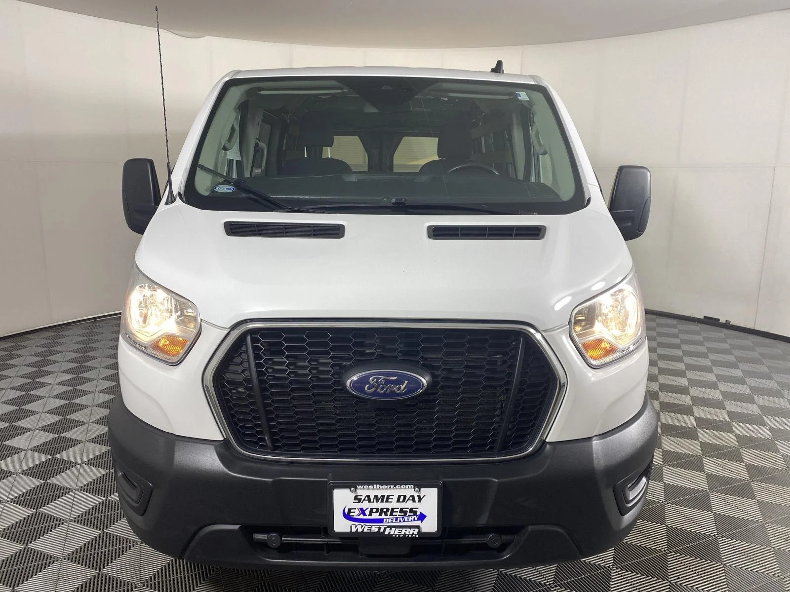 Used 2021 Oxford White Ford 250 image 6