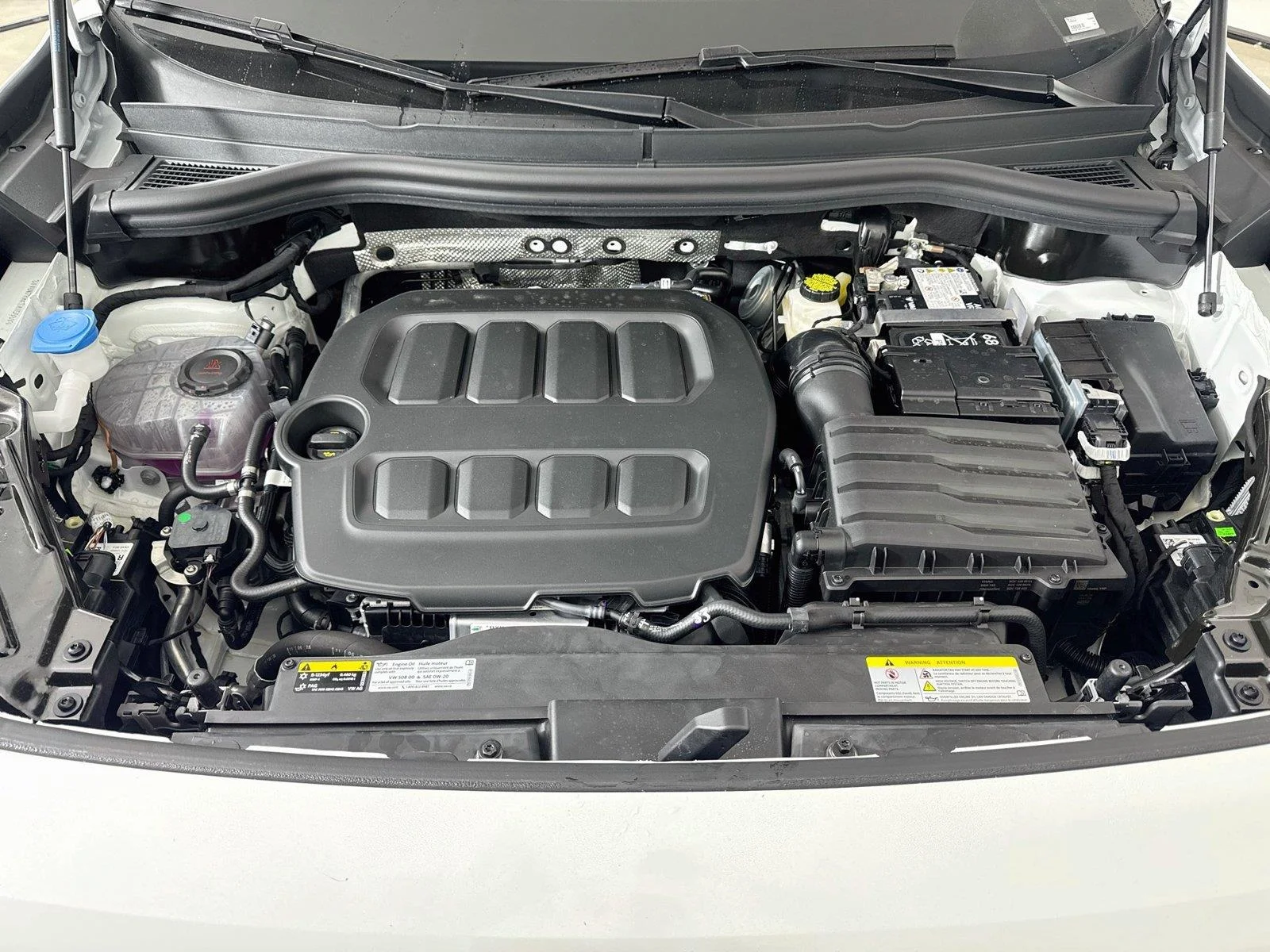 New 2026 Opal White Pearl Volkswagen SEL R-Line Turbo image 32