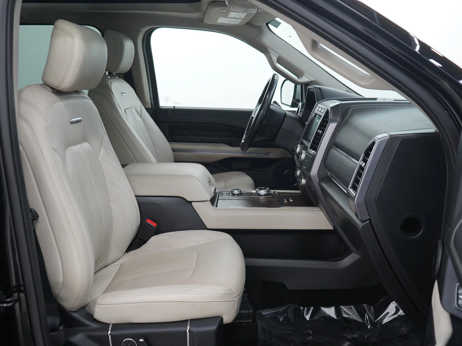Used 2018 Shadow Black Ford Platinum image 11
