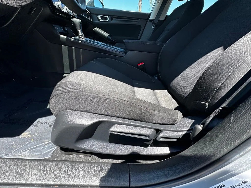 Certified Used 2023 Silver Honda LX image 22