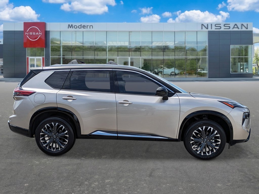 New 2026 Champagne Silver Metallic/Super Black Nissan Platinum image 6