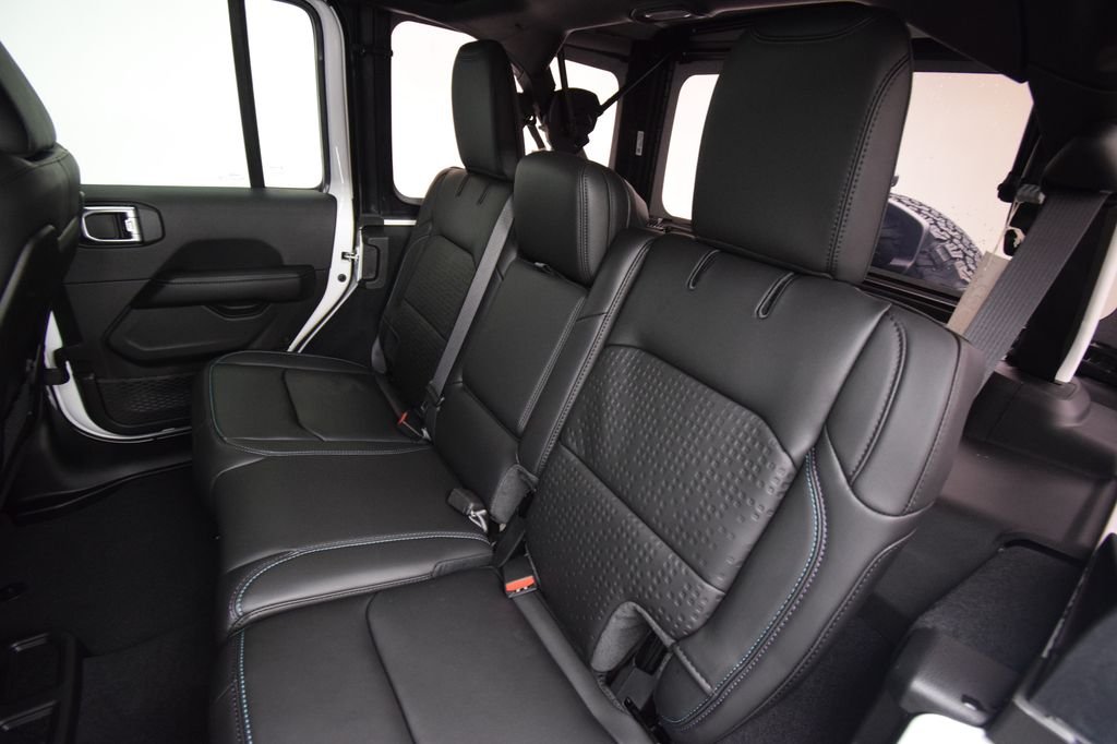 New 2026 Bright White Clearcoat Jeep  image 37